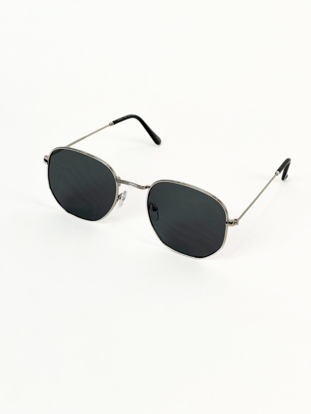 Classic Oval Sunnies | Silver Black